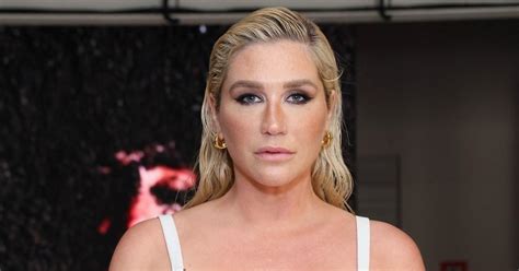 kesha nudes|Kesha Poses Nude in Vacation Photo After Leaving Dr. Lukes。